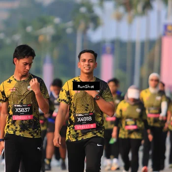 Runner Photo 6993124