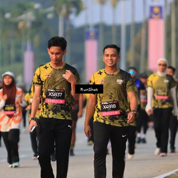 Runner Photo 6993129