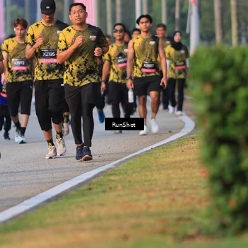 Runner Photo 6993159