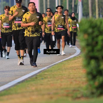 Runner Photo 6993161