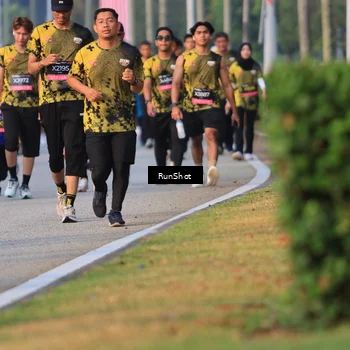 Runner Photo 6993163