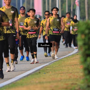 Runner Photo 6993202