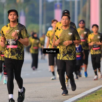 Runner Photo 6993217