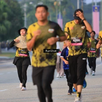 Runner Photo 6993239