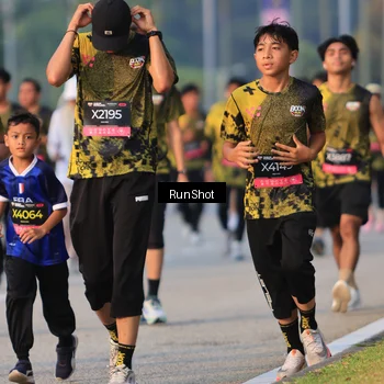 Runner Photo 6993256