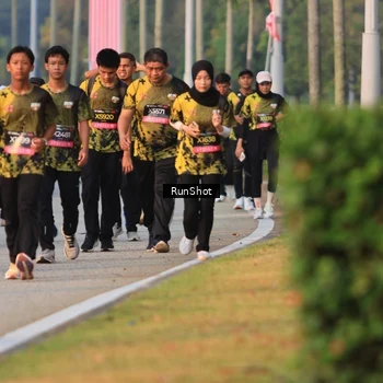 Runner Photo 6993309