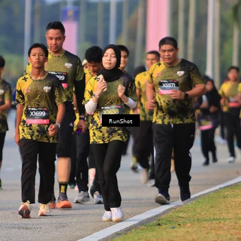 Runner Photo 6993311