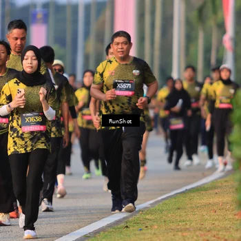 Runner Photo 6993322
