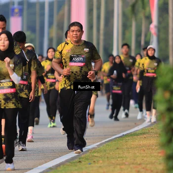 Runner Photo 6993325