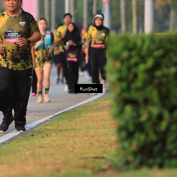 Runner Photo 6993333
