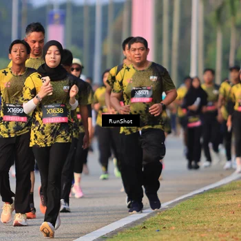 Runner Photo 6993340