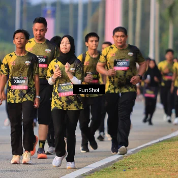 Runner Photo 6993346