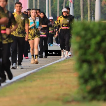Runner Photo 6993368