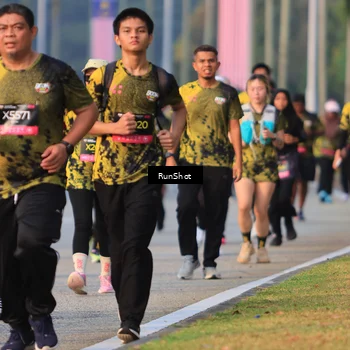Runner Photo 6993372