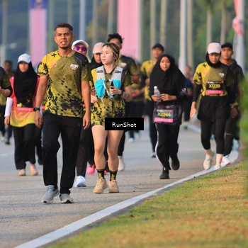 Runner Photo 6993375