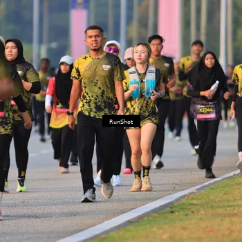 Runner Photo 6993400