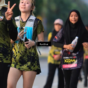 Runner Photo 6993475