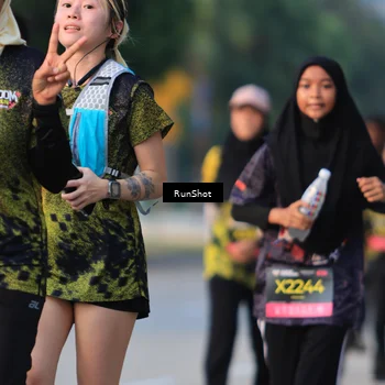 Runner Photo 6993484