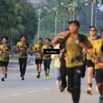 Runner Photo 6993490