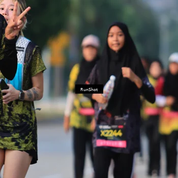 Runner Photo 6993493