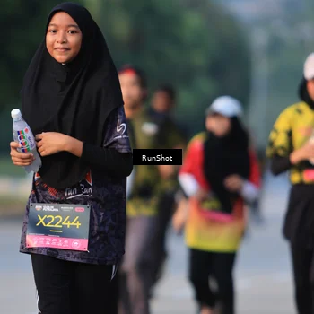 Runner Photo 6993505