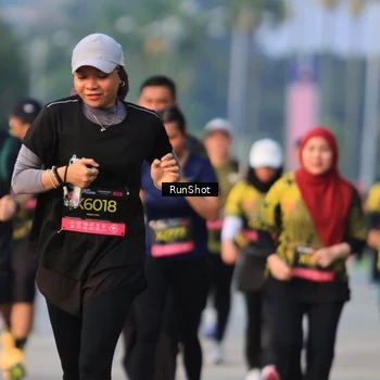 Runner Photo 6993601