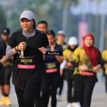Runner Photo 6993604