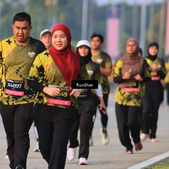 Runner Photo 6993626