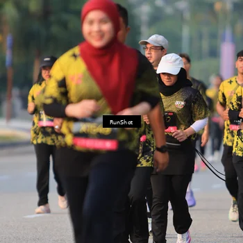 Runner Photo 6993636