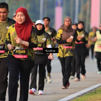Runner Photo 6993637