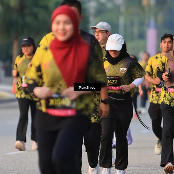 Runner Photo 6993640