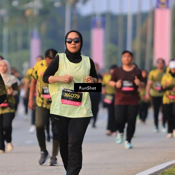 Runner Photo 6993707