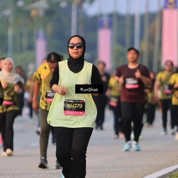Runner Photo 6993709