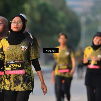 Runner Photo 6993723