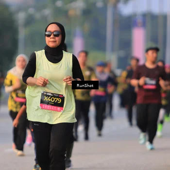 Runner Photo 6993727