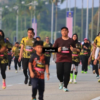 Runner Photo 6993735
