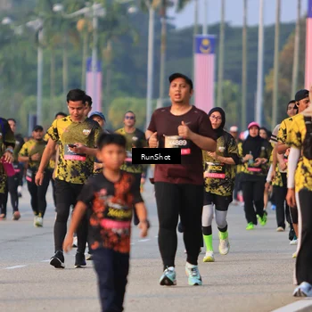 Runner Photo 6993738