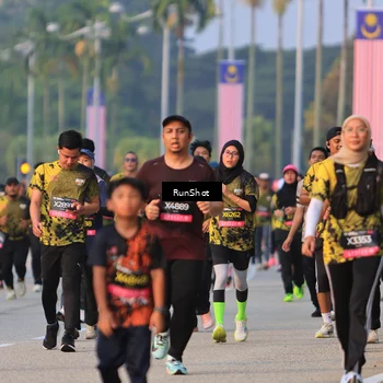 Runner Photo 6993742