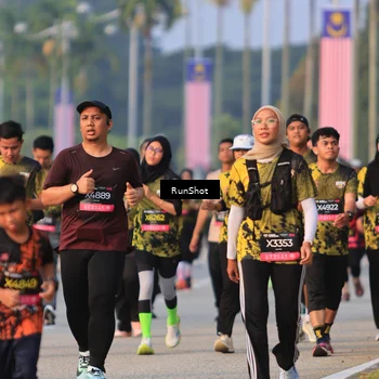 Runner Photo 6993760