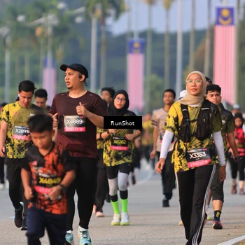 Runner Photo 6993761