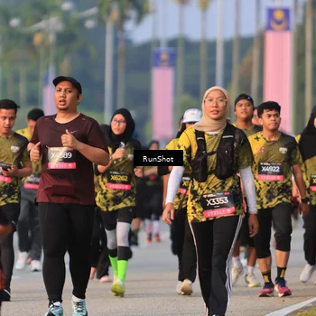 Runner Photo 6993763