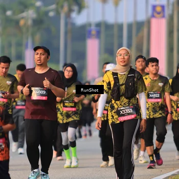 Runner Photo 6993764