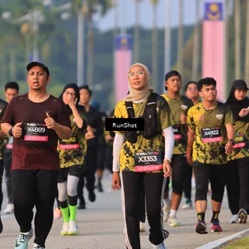 Runner Photo 6993766