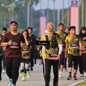 Runner Photo 6993767