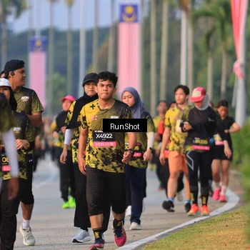 Runner Photo 6993787