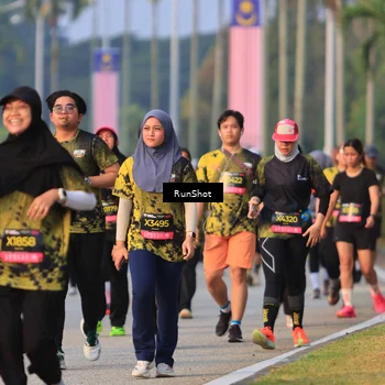 Runner Photo 6993818
