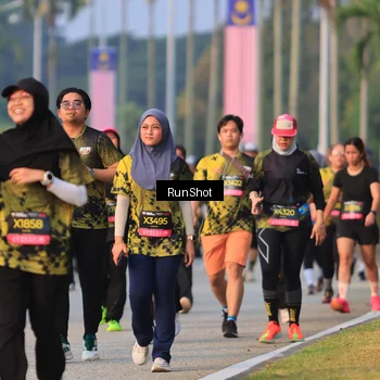 Runner Photo 6993843