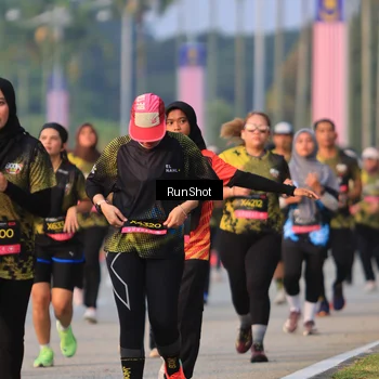 Runner Photo 6993869