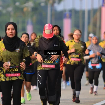 Runner Photo 6993873