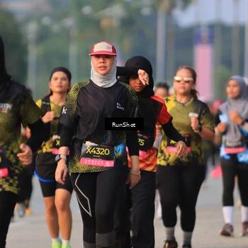 Runner Photo 6993884